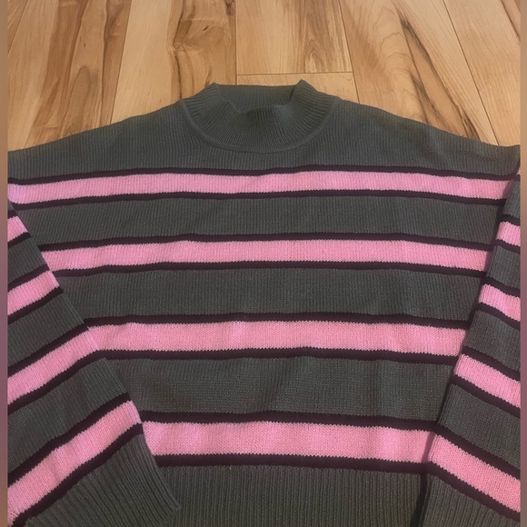Gray and pink striped sweater from H&M - Picture 1 of 6